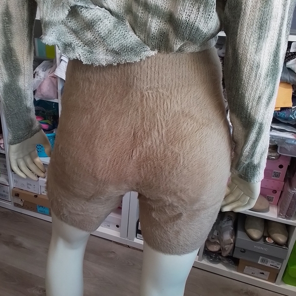 Hidden Brand Cozy Drawstring Shorts NWT - Picture 14 of 17